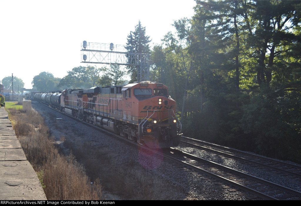 BNSF 5943